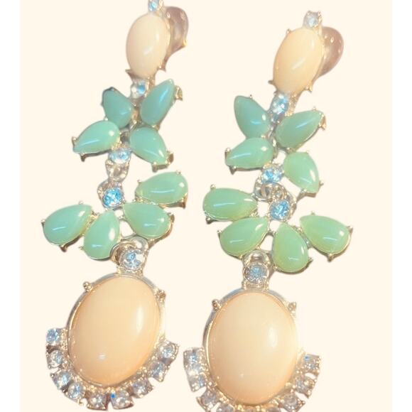 1970s Vintage Earrings Green and Yellow Stones in Goldtone 3' - Picture 2 of 2